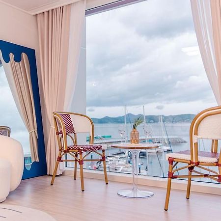 The Castle Ocean Suite Йосу Екстер'єр фото
