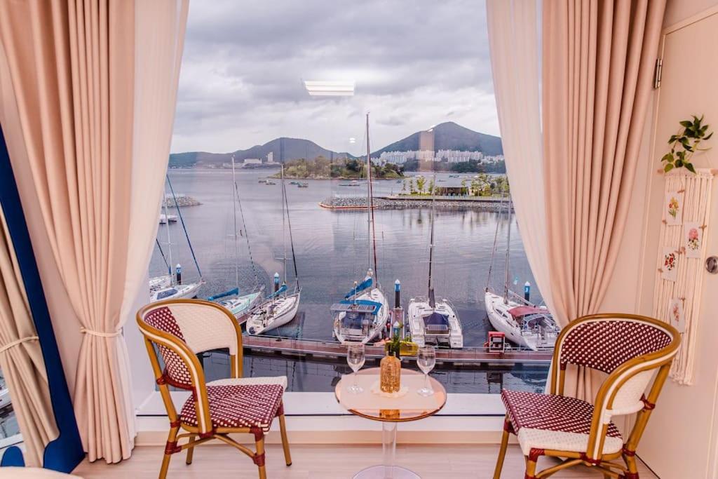 The Castle Ocean Suite Йосу Екстер'єр фото