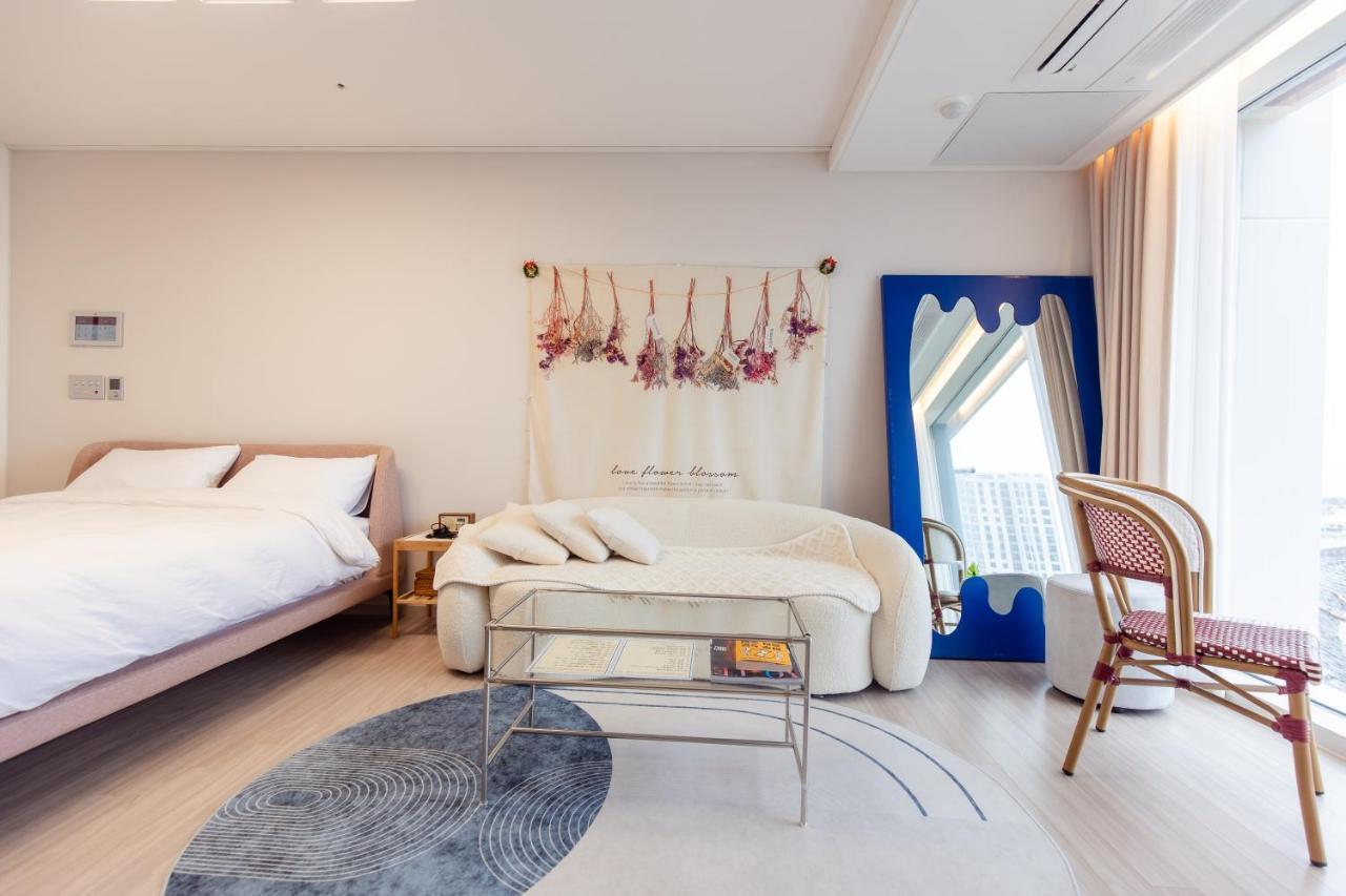 The Castle Ocean Suite Йосу Екстер'єр фото