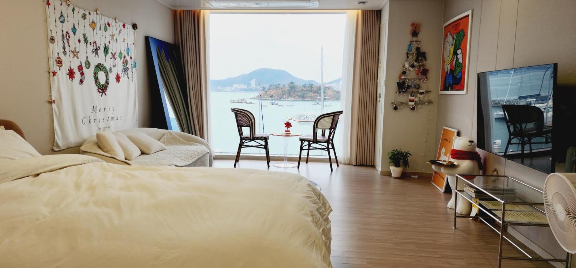 The Castle Ocean Suite Йосу Екстер'єр фото